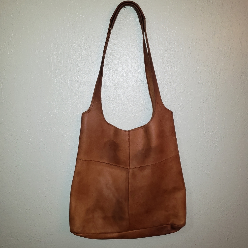 Joanna Gaines favorite shoulder bag Raven + Lily